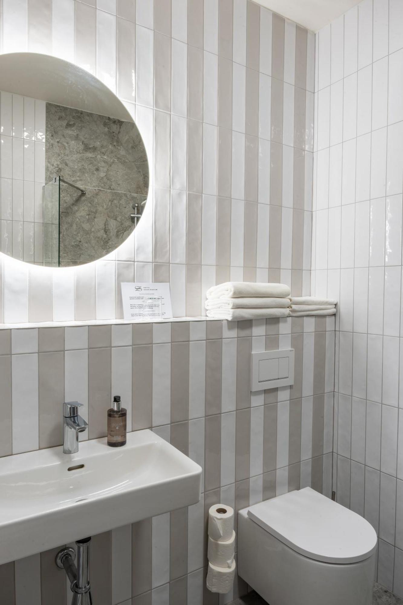 Hotel Sharingham برنو المظهر الخارجي الصورة
